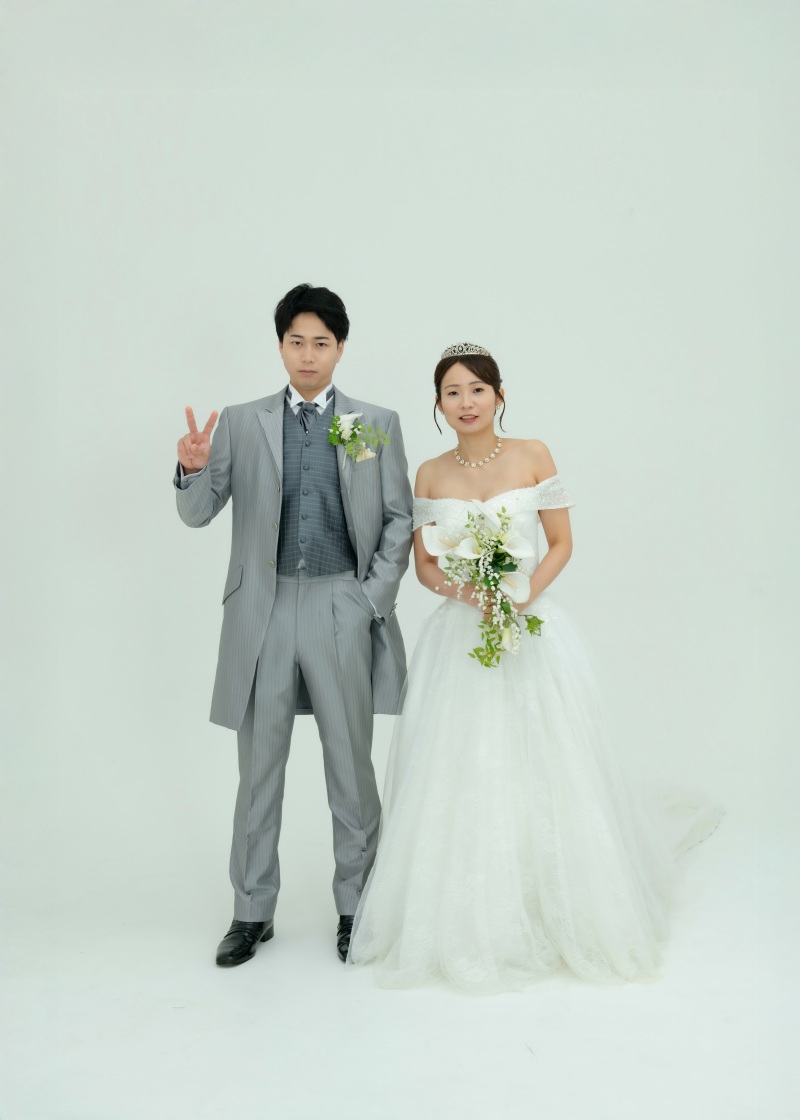 来店は当日のみ【洋装★シンプルスタジオ撮影】衣装UP料金なし！美肌、歯の美白など嬉しい加工付き