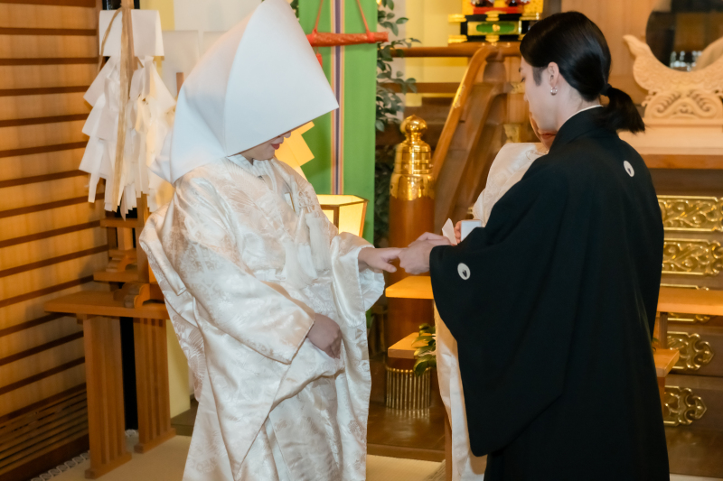 ご家族参加OK★両家母留袖レンタル付き【和装★厳かな神前結婚式フォト＋境内フォト】美肌、歯の美白など嬉しい加工付き♪