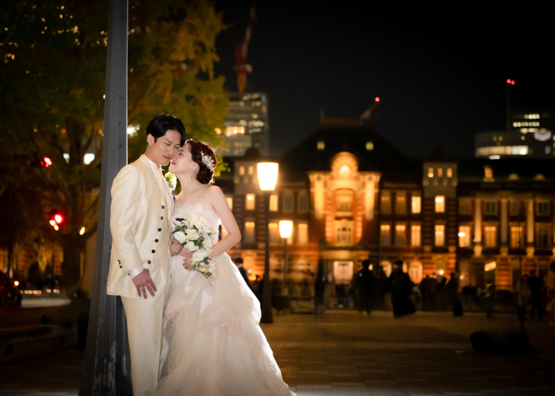 2月末迄の撮影限定!和装でも洋装でも【2着★東京駅前夜景+スタジオ撮影】幻想的なリフレクション加工サービス