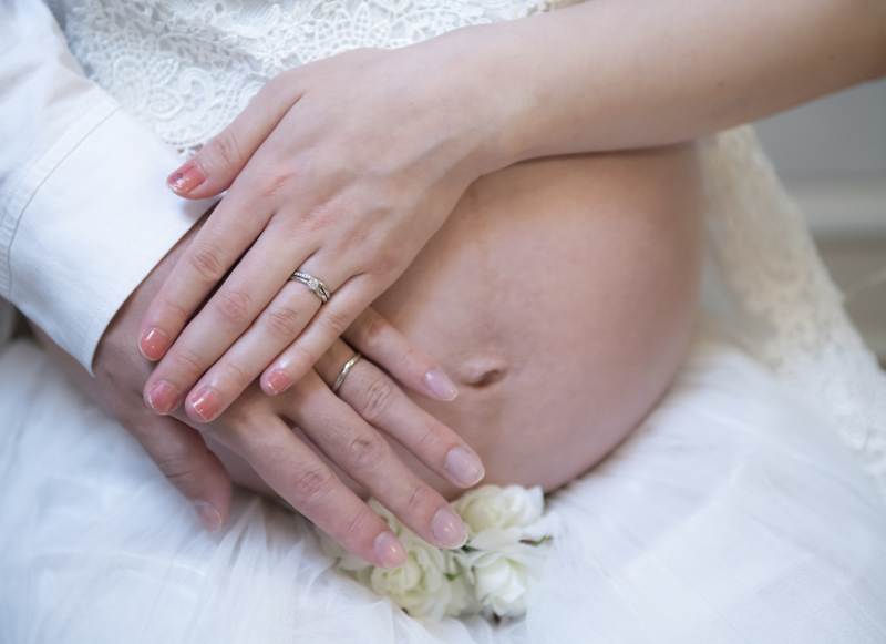 【来店は当日のみ!マタニティフォトプラン】美肌、歯の美白など嬉しい加工付き♪