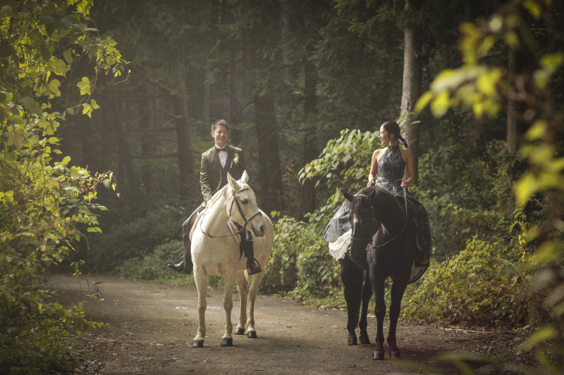 乗馬ロケでお二人だけの前撮りを