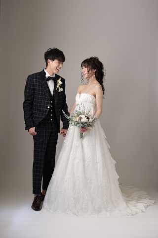 大人かわいい洋装フォトウェディング