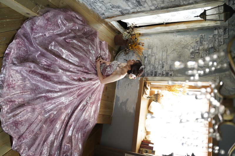 シックに魅せるソロウエディング