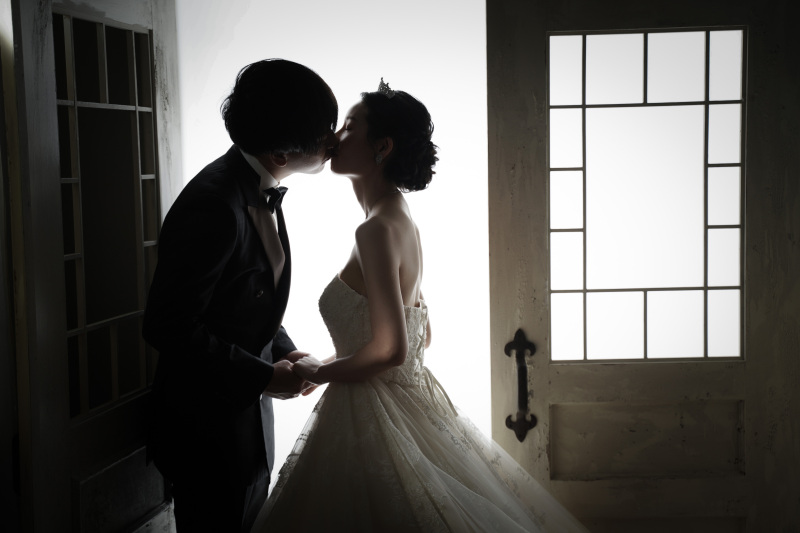 映画のワンシーンのようなシルエット写真