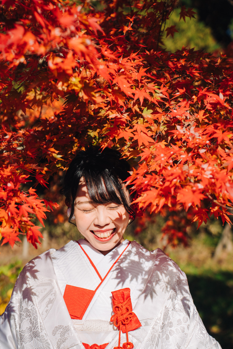 季節に合わせてお顔周りに差し色を。