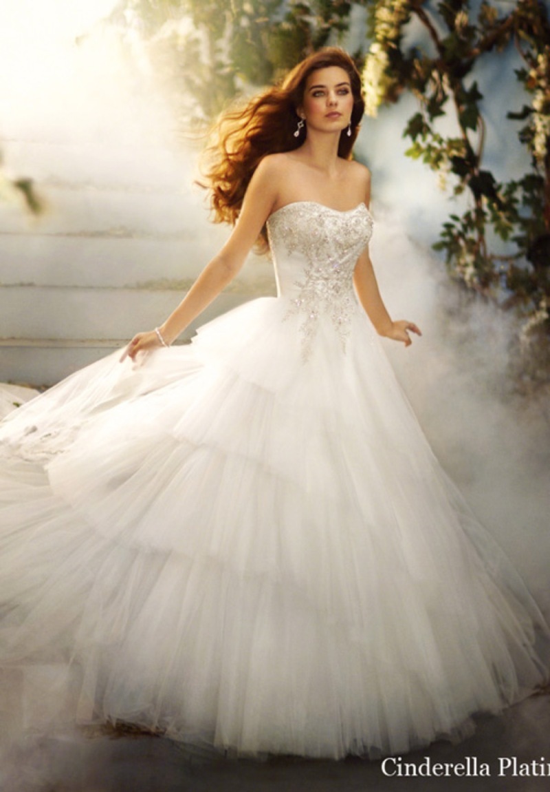 アンシャンテ東京_ウエディングドレスが豊富