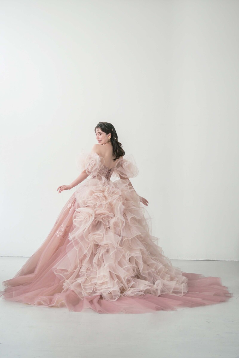 7月末まで！お好きなドレス2着・アルバムor美肌身体レタッチ付き☆【洋装スタジオ2着プラン】319,000円&rarr;159,500円