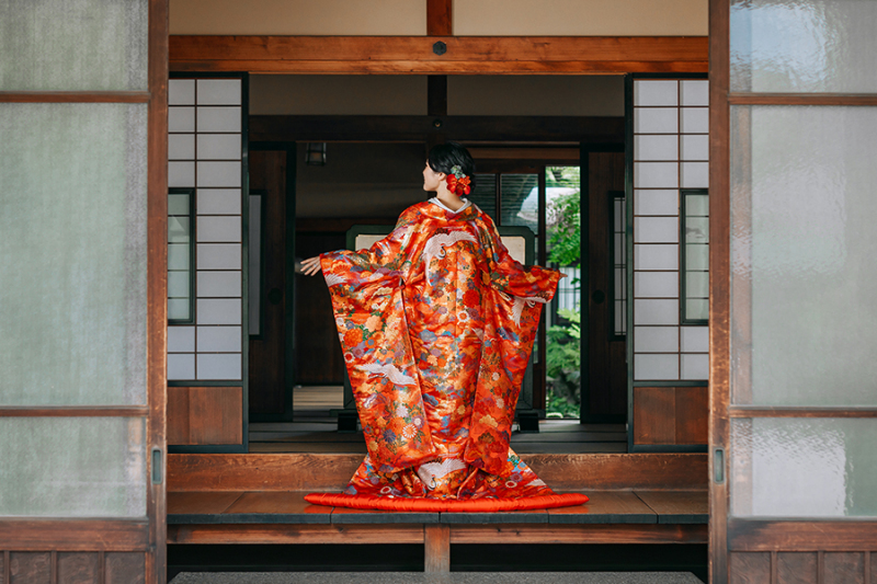 和装の後ろ姿ショット