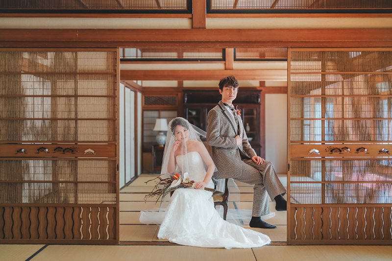 会場の椅子を利用して