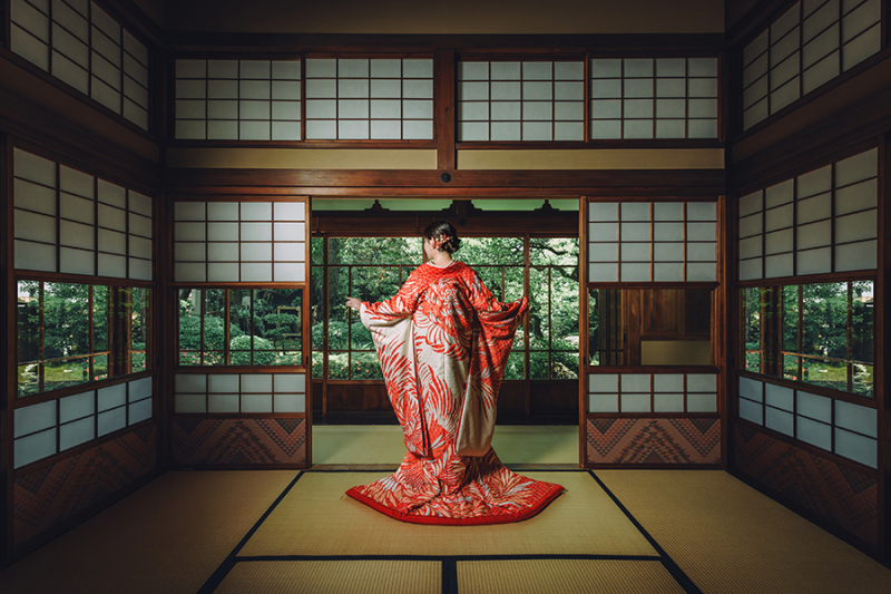 和装の後ろ姿ショット