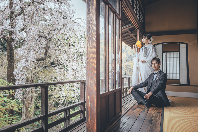 窓際で自然を活かして