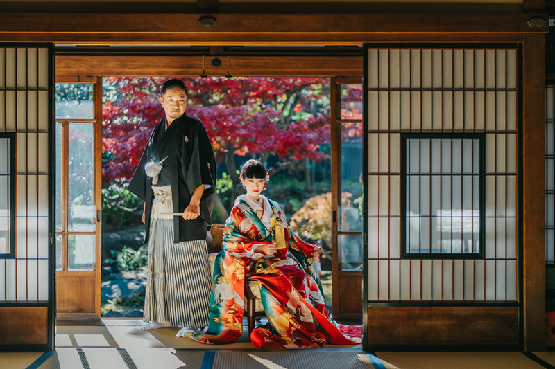 窓際で自然光を活かして