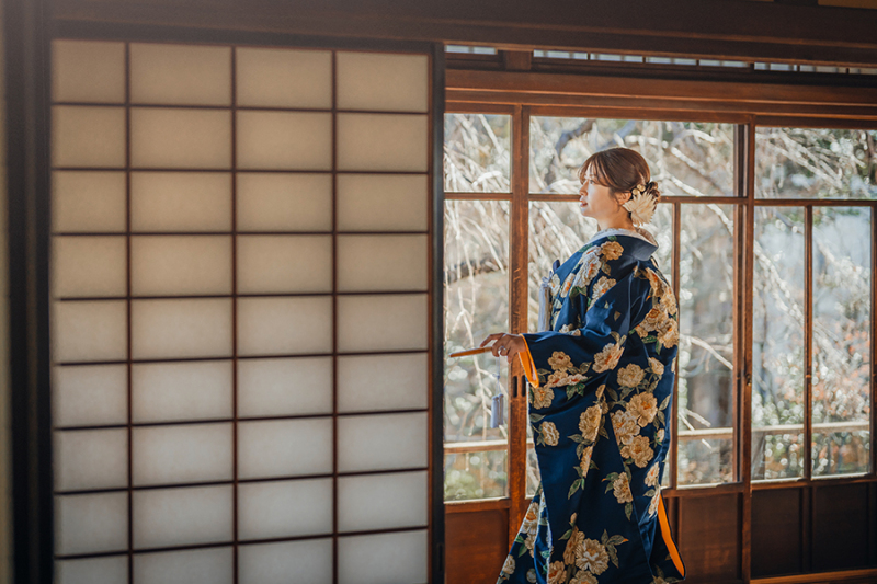 和装の後ろ姿ショット