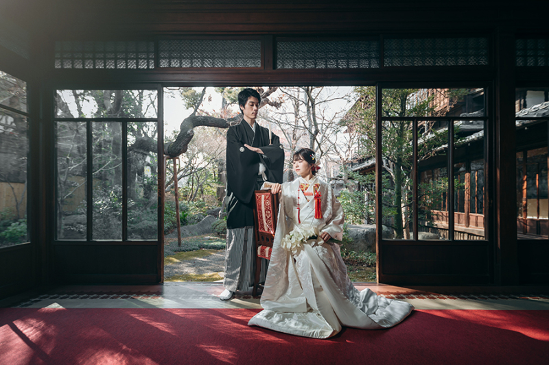 会場の椅子を利用して