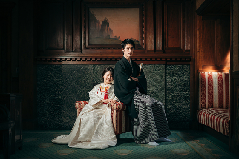 会場の椅子を利用して