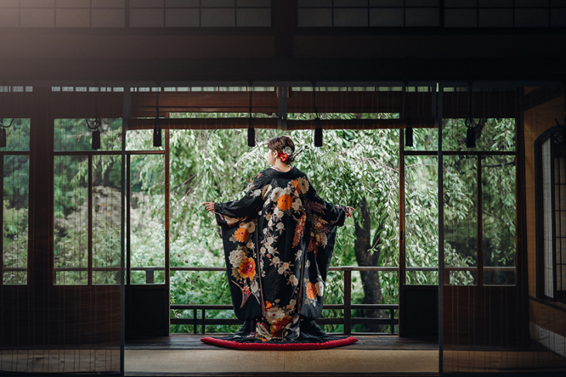 和装の後ろ姿ショット