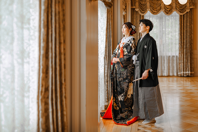 窓際で自然光を活かして