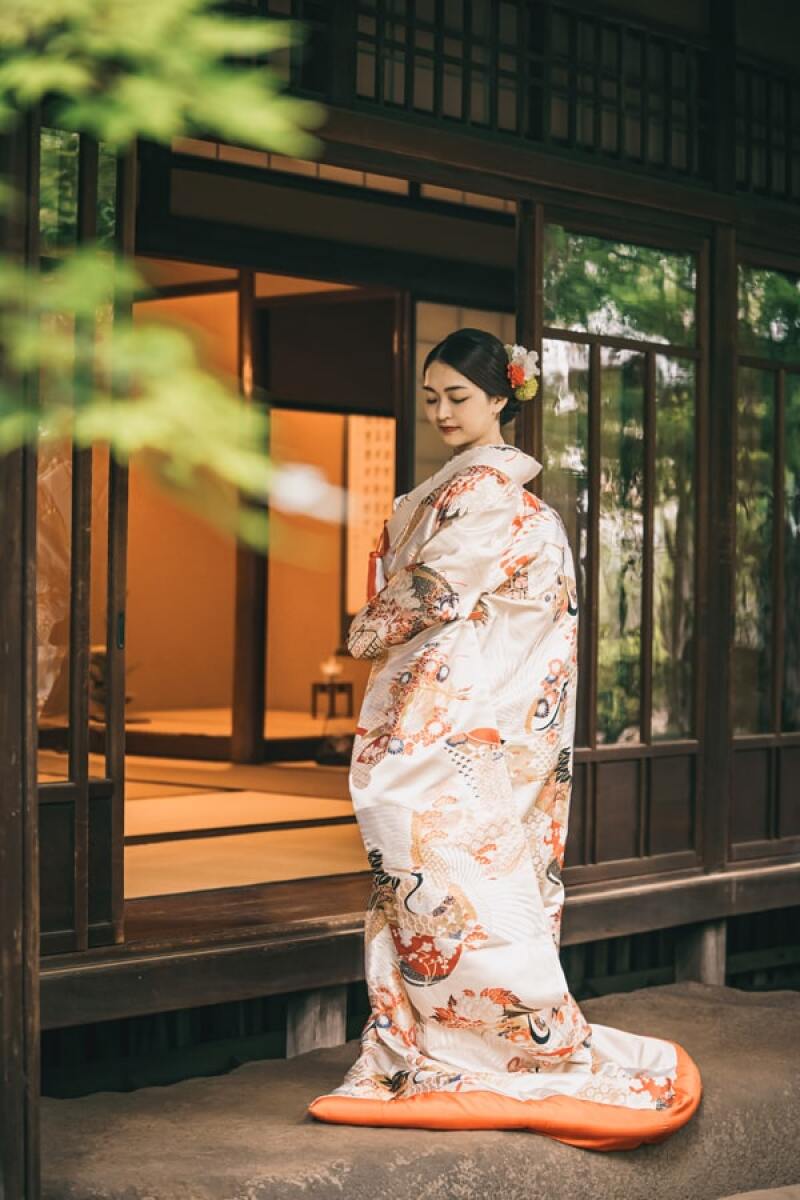 10:15 ご新婦様の後ろ姿