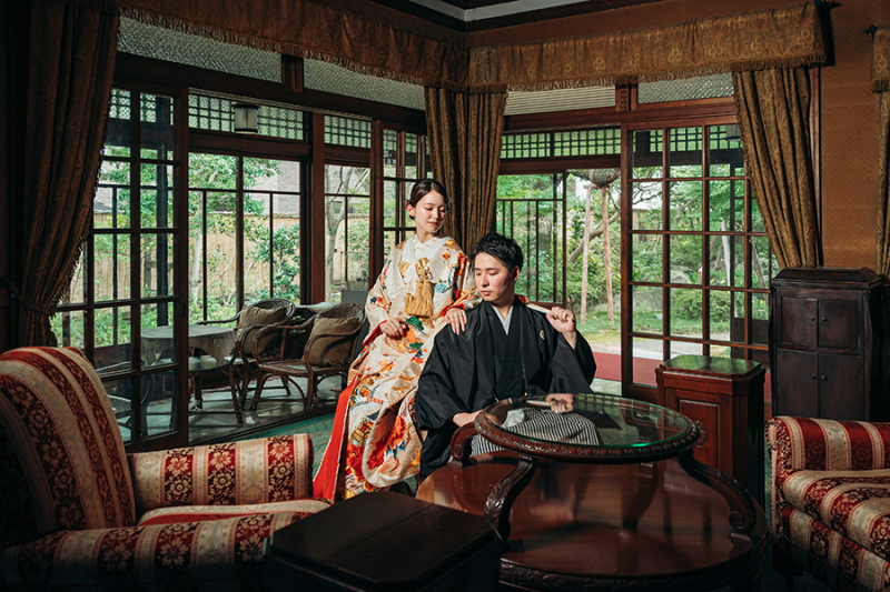 会場の椅子を利用して