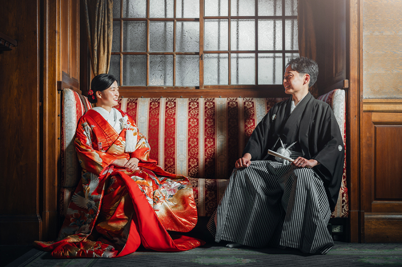 会場の椅子を利用して