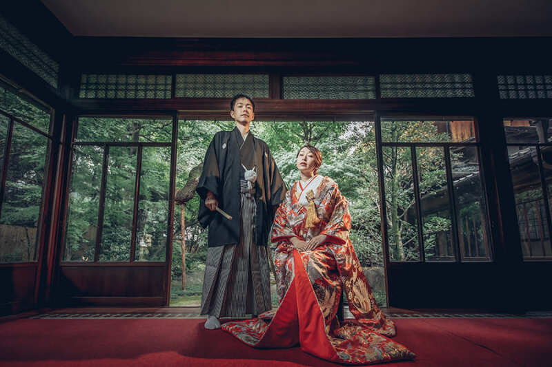 会場の椅子を利用して