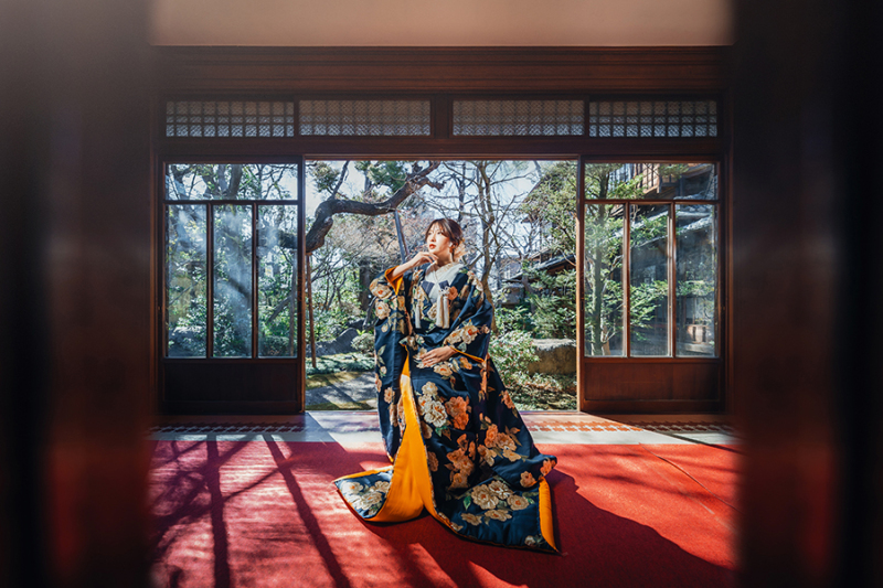 窓際で自然光を活かして