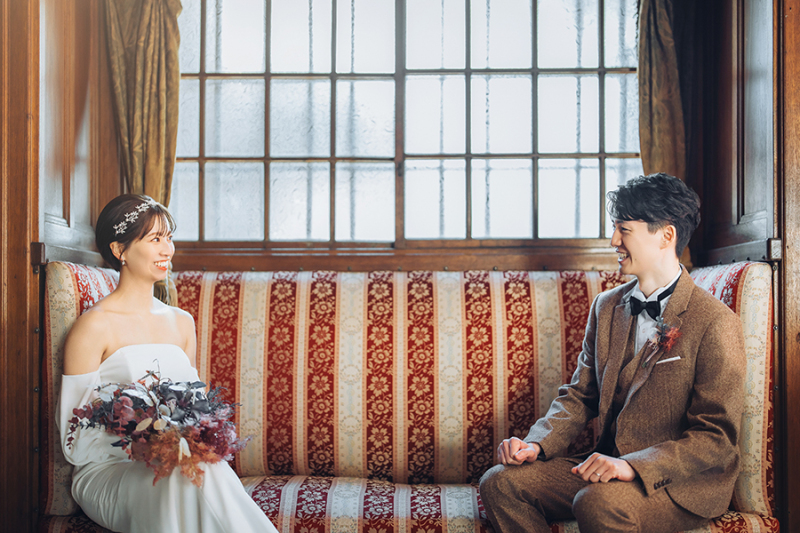 会場の椅子を利用して