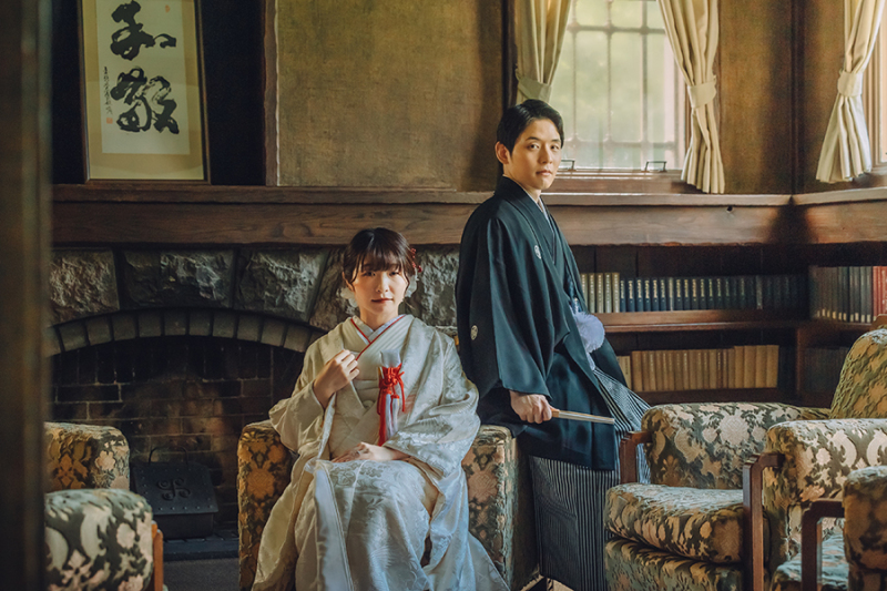 会場の椅子を利用して