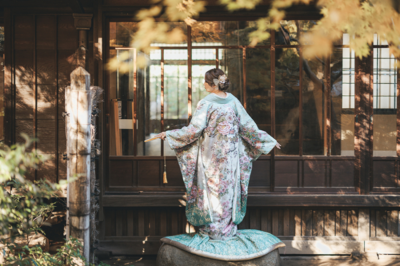 和装の後ろ姿ショット