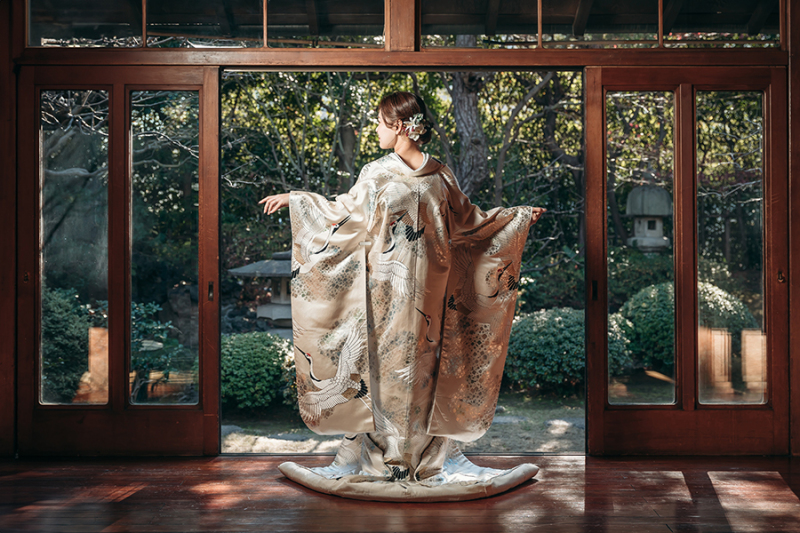 和装の後ろ姿ショット