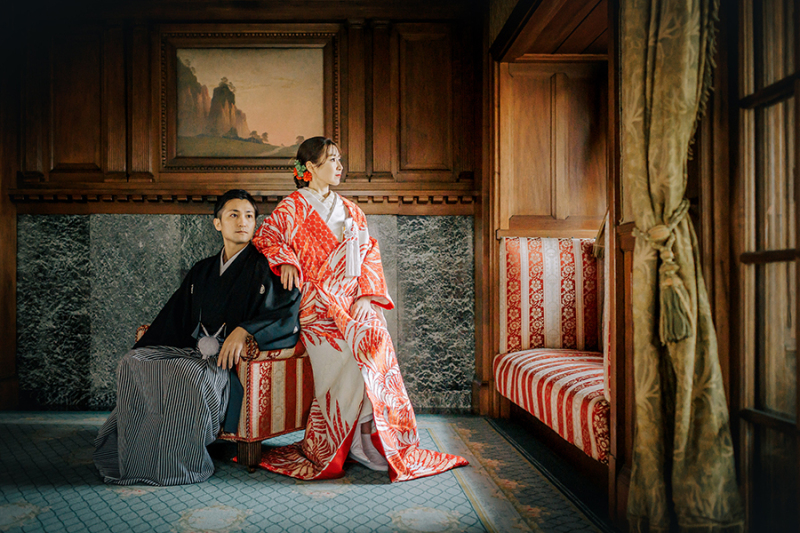 会場の椅子を利用して