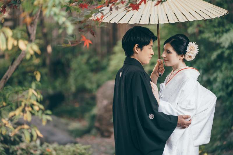 相合傘でふたり寄り添って