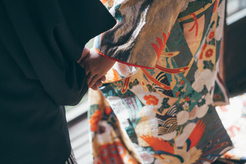 つないだ手元も