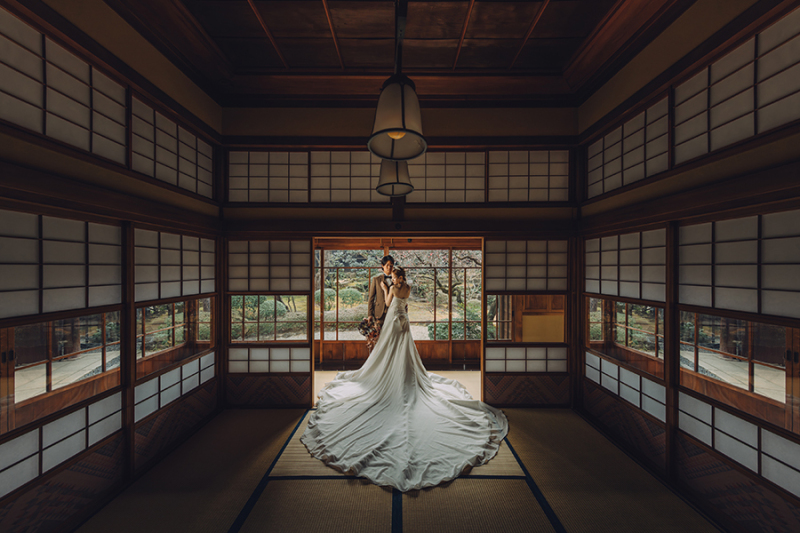 ドレスのトレーンを活かして！