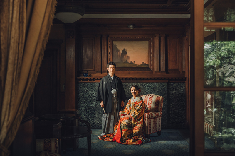 会場の椅子を利用して