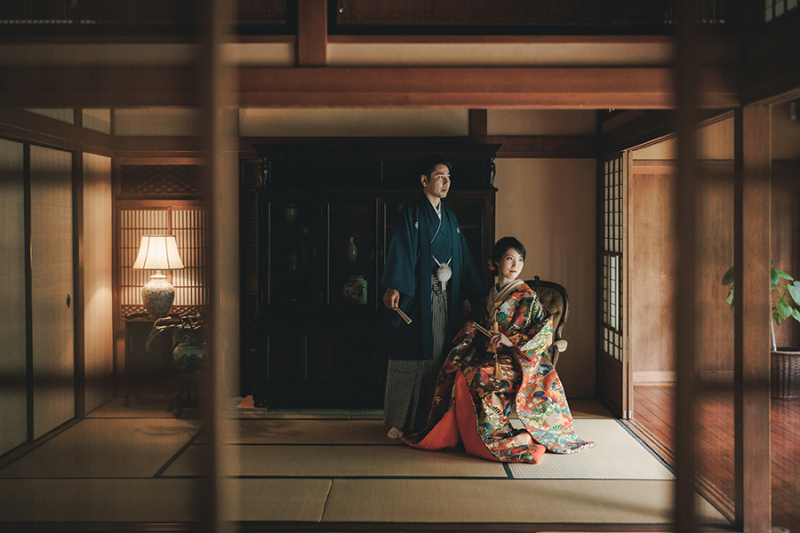 会場の椅子を利用して