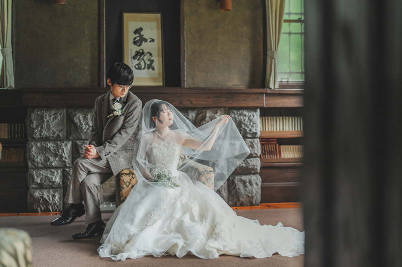 会場の椅子を利用して