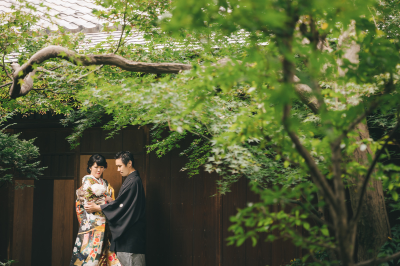 緑に包まれたふたりだけの空間を演出!