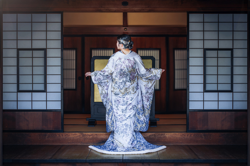 後ろ姿も美しく