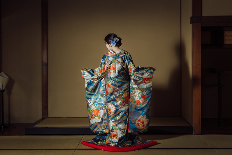 和装の後ろ姿ショット