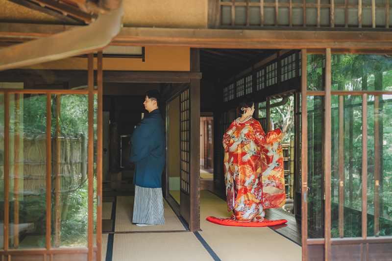 和装の後ろ姿ショット