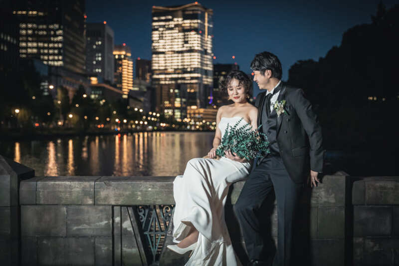 18:20　ビルの明かりを背景に