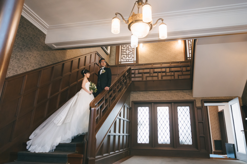 11:30 階段に流れるトレーンも美しい