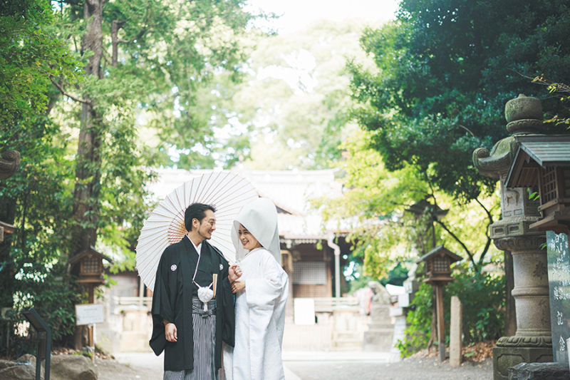 緑が美しい境内で