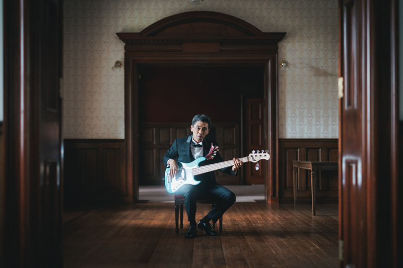 会場の椅子を利用して