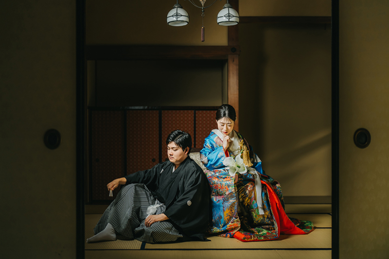 会場の椅子を利用して