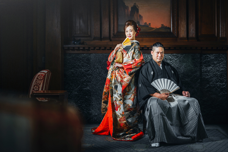 会場の椅子を利用して