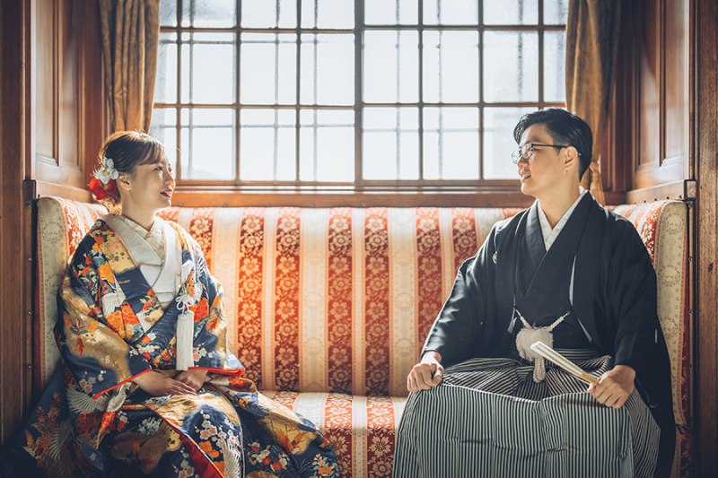 会場の椅子を利用して