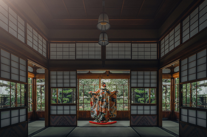 和装の後ろ姿ショット