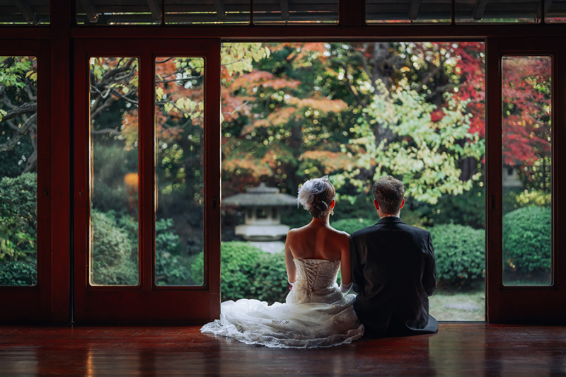 窓際で自然光を活かして